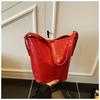 Spring and summer new fashion large-capacity bags women's fashion casual commuting simple messenger bucket bag