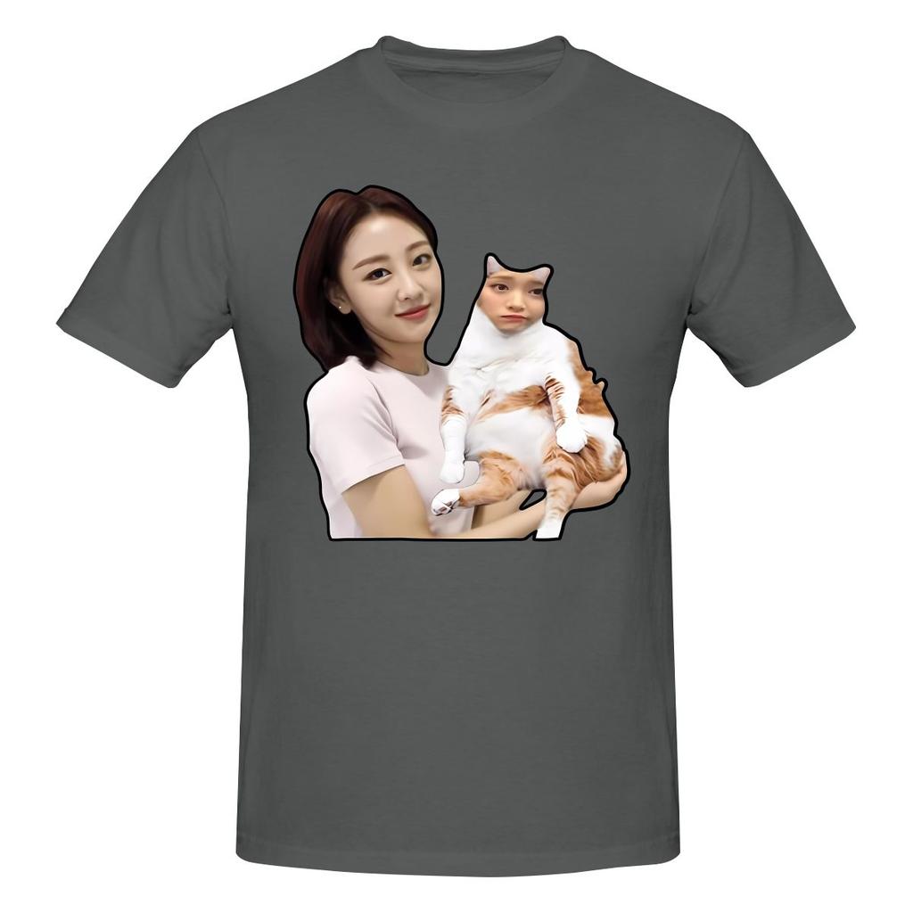 Loona Yves Holding Cat Hyunjin Oversize Tshirtoutdoor Leisure Clean Surface Tee