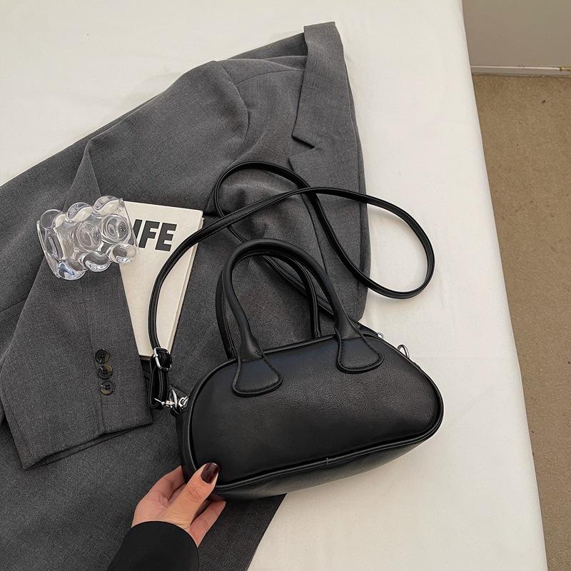 Retro high-end small square bag 2025 trendy autumn and winter handbag styling simple shoulder messenger bag