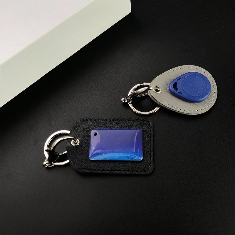 Access Card Case Leather Card Holder Keychain Key Ring Door Lock Access Tags ID Case Keychain Access Card Bag