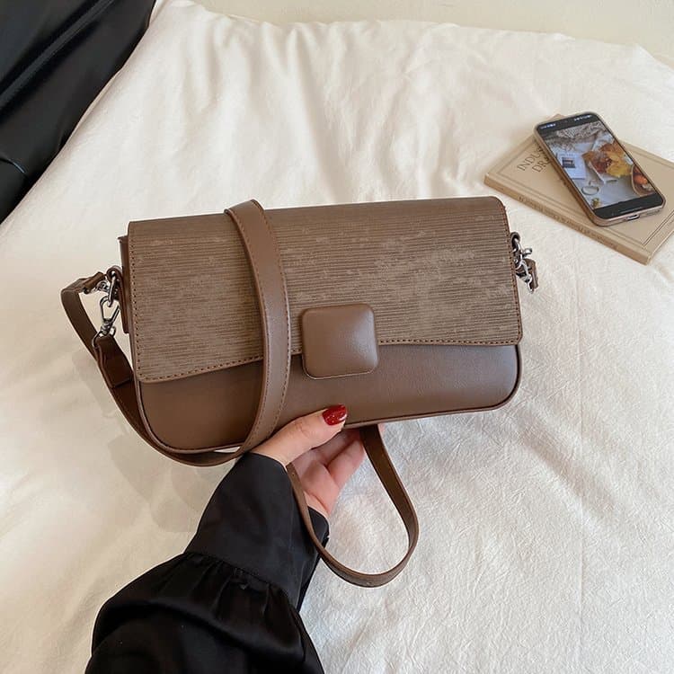 

Retro lock baguette bag women s shoulder messenger bag кавовий