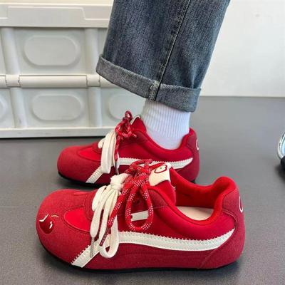 Le nuove scarpe da donna di De Xun Shoes sono bestseller, scarpe versatili e sneakers sportive casual.