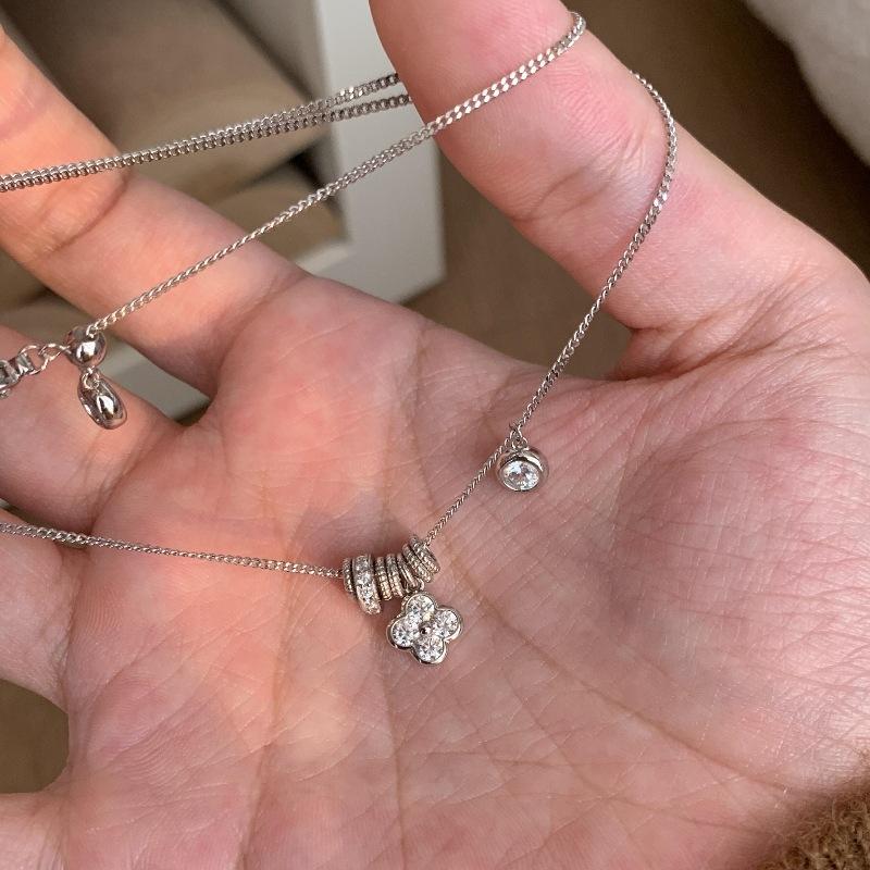 French Light Luxury Retro Passepartout Four-Leaf Clover Necklace Versatile Niche Design Court Style Women'S Neck Accessories