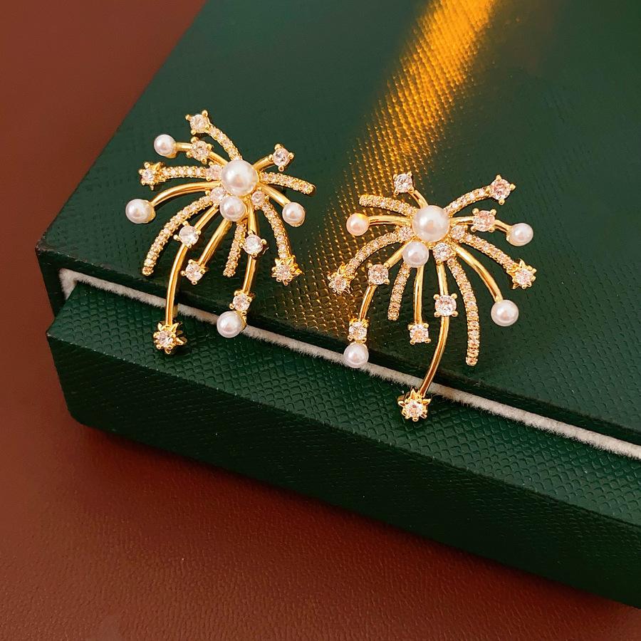 Female Fashion Versatile Retro Exquisite Earrings 1 pair of earrings золотой