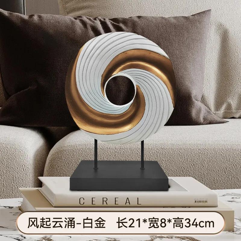Golden Abstract Figure Ornaments Circular Hollow Geometric Ring Couple Kissing Face Resin Crafts Ornaments Home Decoration
