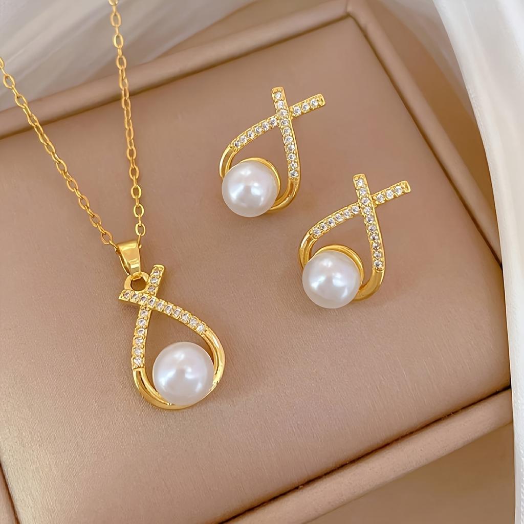 A women's fashion necklace with a faux pearl pendant,Versatile light luxury ocean style design necklace and earrings