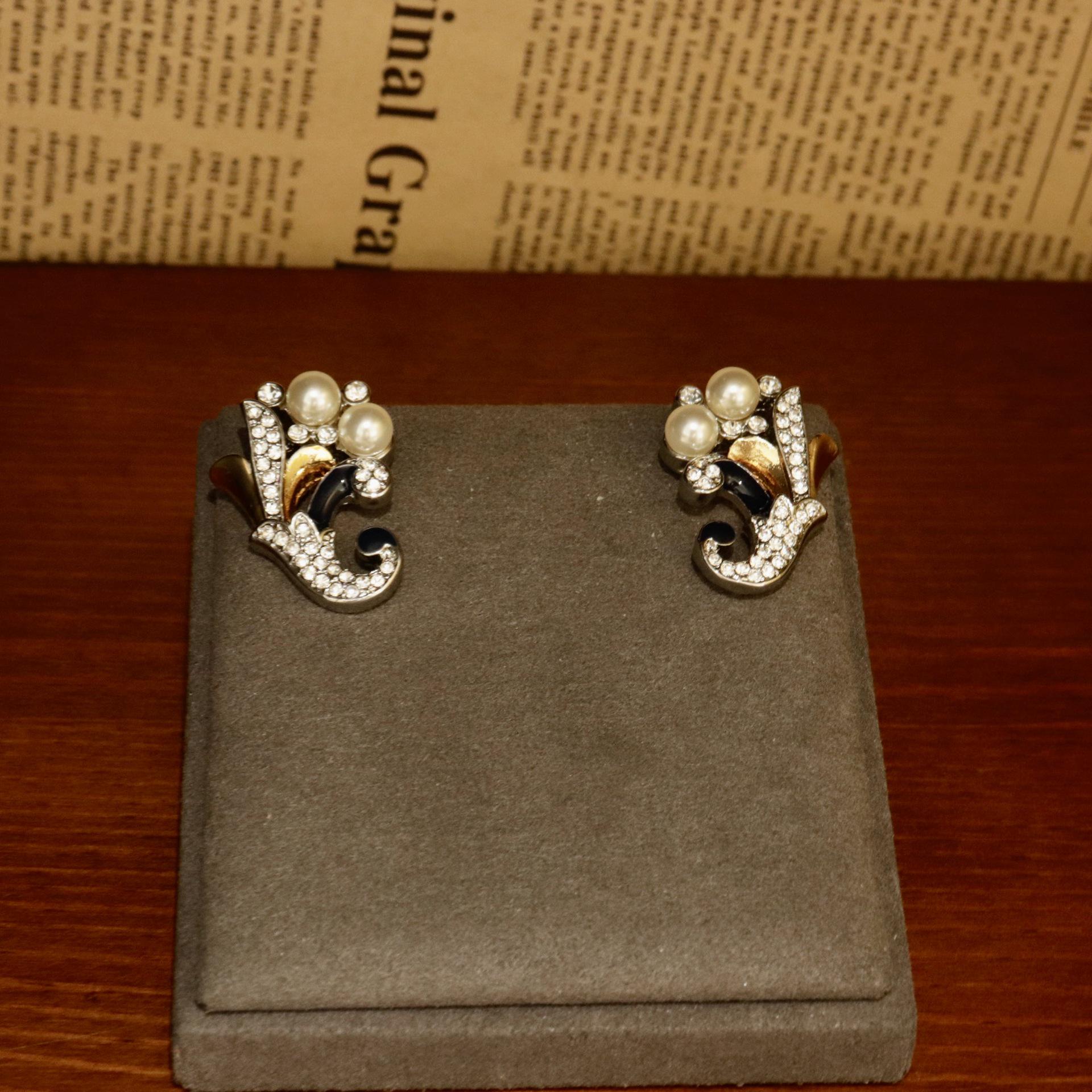 Elegant French White Gold Wave Earrings & Water Drop Brooch Set