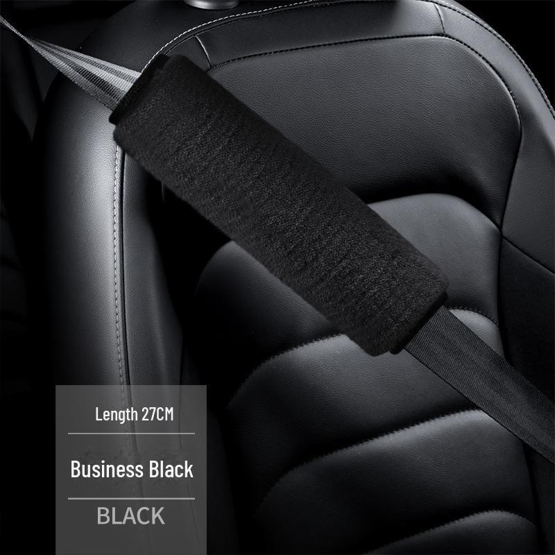 Oddychający pokrowiec na pas bezpieczeństwa do samochodów osobowych i ciężarowych: Ochraniacz na ramię z pluszu, 27x50 CM, zapobiegający usztywnieniu i zużyciu, ciepły i wygodny.