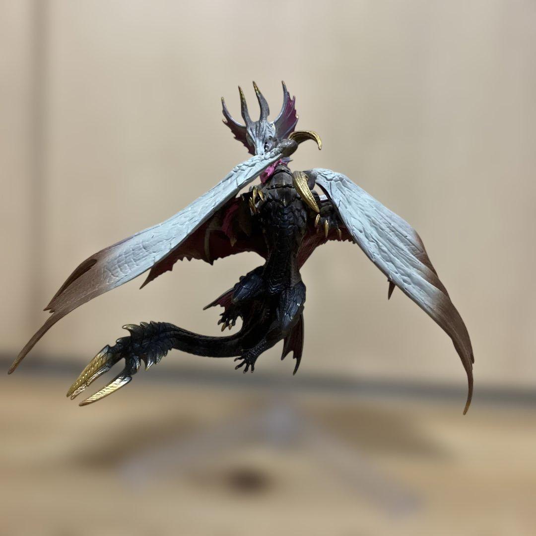 

[Б/У] Фигурка Монстр Хантер Мерзена Ичибан Кудзи