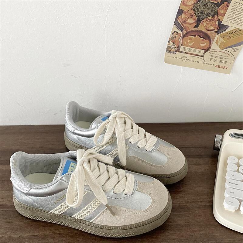 Strawberry bear niche retro shoes women's little white shoes spring new casual sports board shoes