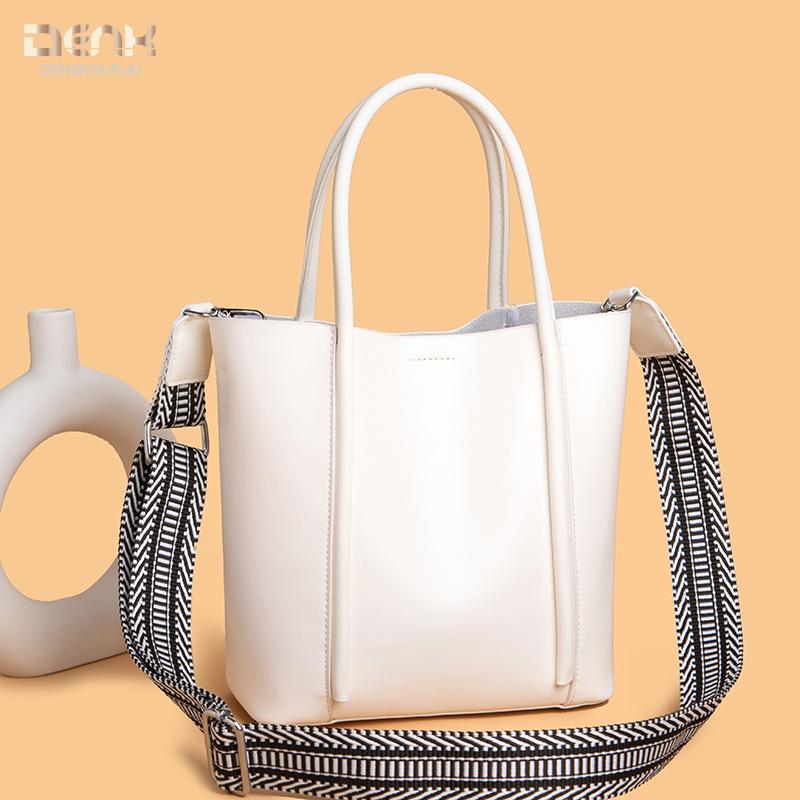 New Leather Women's Bag Temperament Commuter Korean Version Large Capacity First Layer Cowhide Messenger Tote Bag