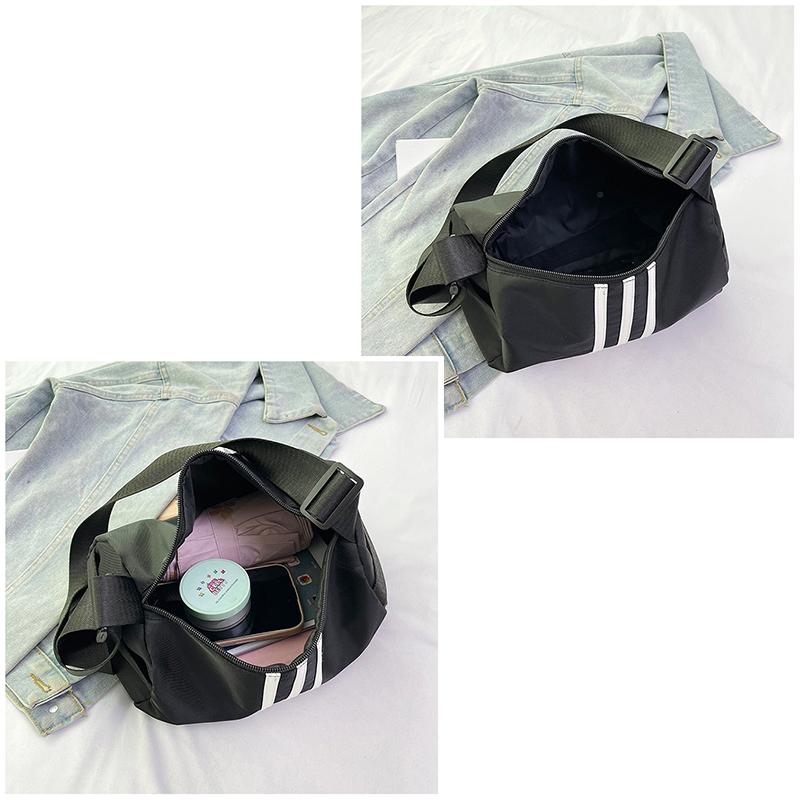 Mini-Duffle-Tasche aus Nylon mit drei vertikalen Streifen, verstellbarer breiter Gurt, lässige Sport-Umhängetasche für tägliches Fitness-Reisen