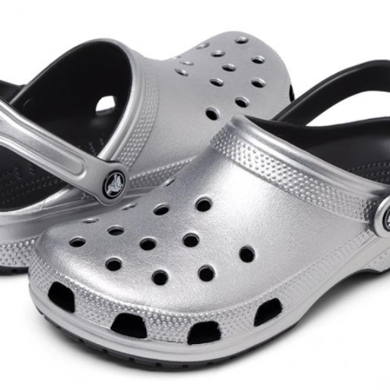 Crocs Classic Metallic Clogs 205831 0p1