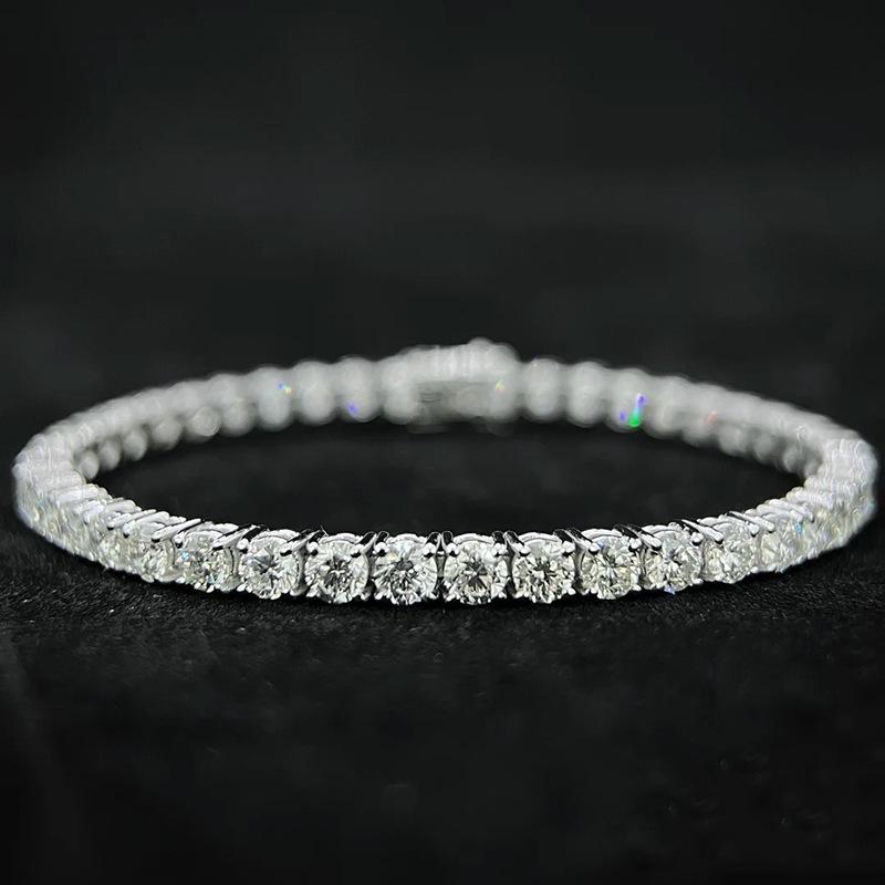 

Lulu Tong Jewelry S925 Silver 0.5ct High-Carbon Diamond Luxury Trendsetter Bracelet for Women. 17cm