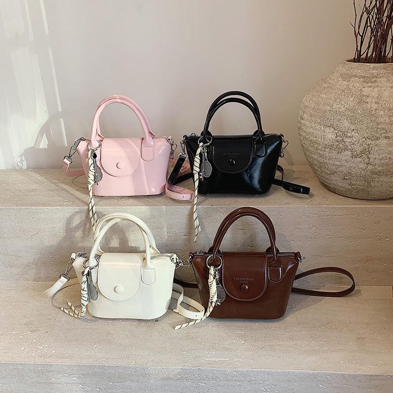 

2025 Spring/Summer Fashionable Vintage Crossbody and Shoulder Bag for Women чёрный