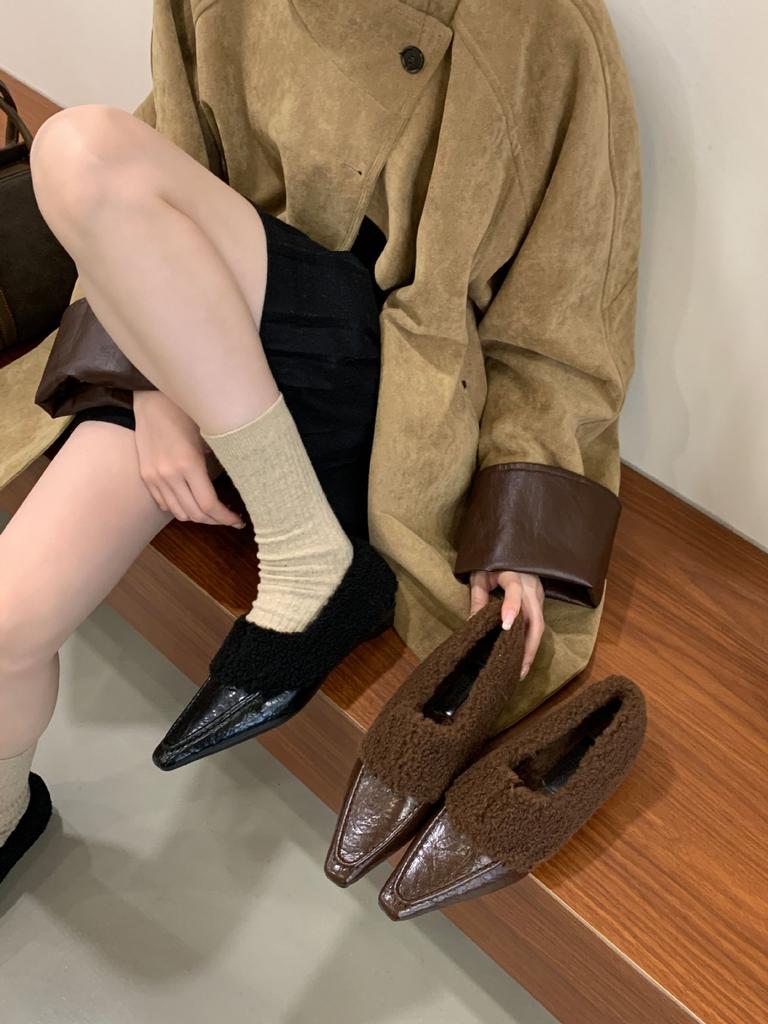 2025 new autumn and winter wool shoes flat bottom square head fashion shallow mouth lamb wool single shoes women