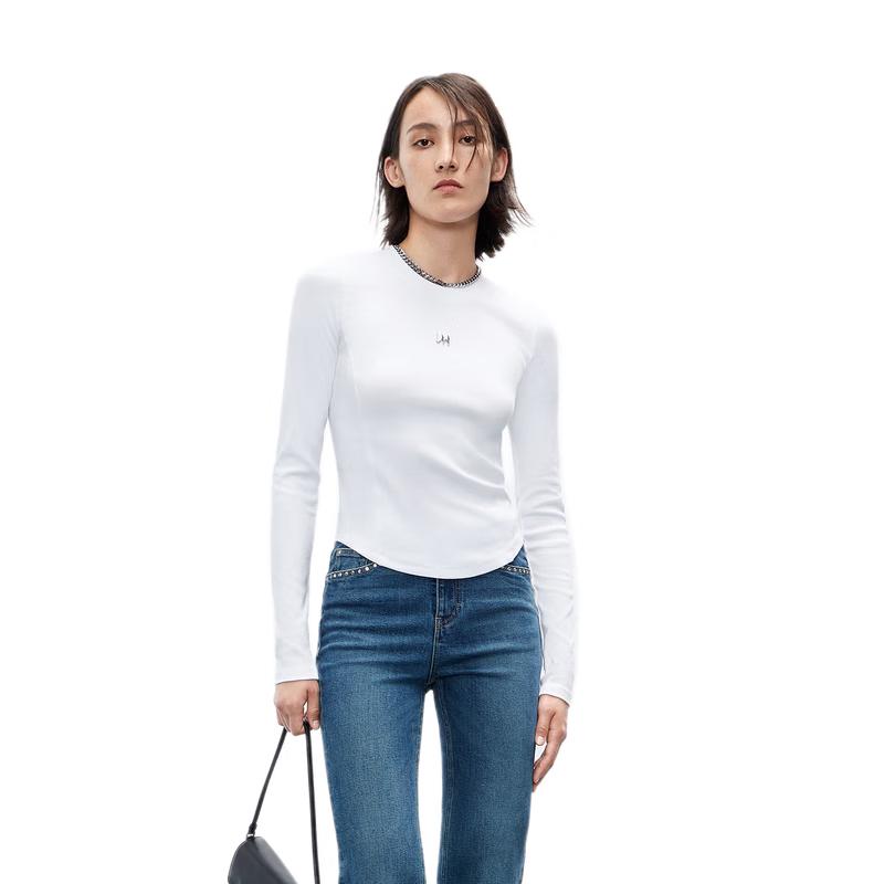 

MO&Co. M Letter Metal Badge Slim-Fit Long-Sleeve T-Shirt L 170