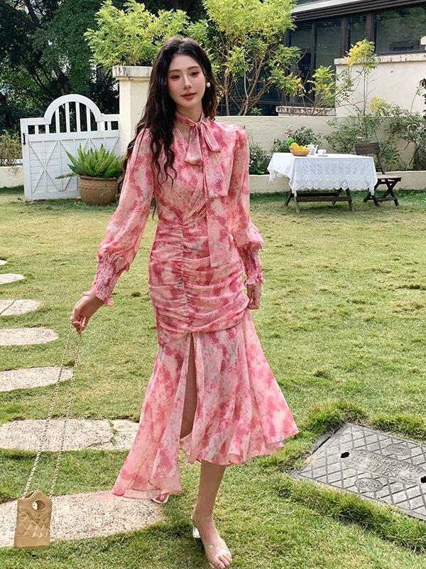 

Floral Chiffon Fishtail Slit Dress: Slimming & Fashionable Medium