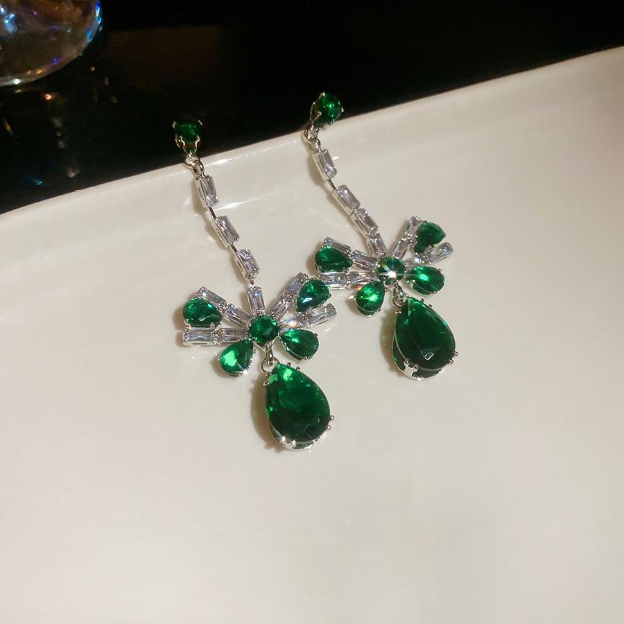 Emerald diamond leaf fringed earrings light luxury stud earrings women's European and American earrings