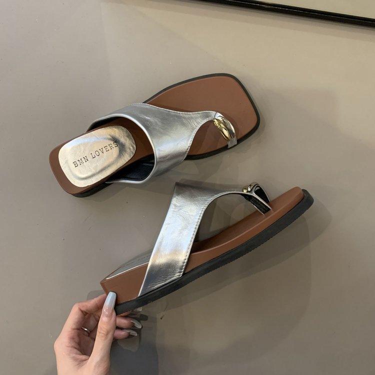 French Retro Clogs Flip-flops Women's Summer Outer Wear 2025 New Slope Heel Heightened Non-slip Square Head Cool Slippers