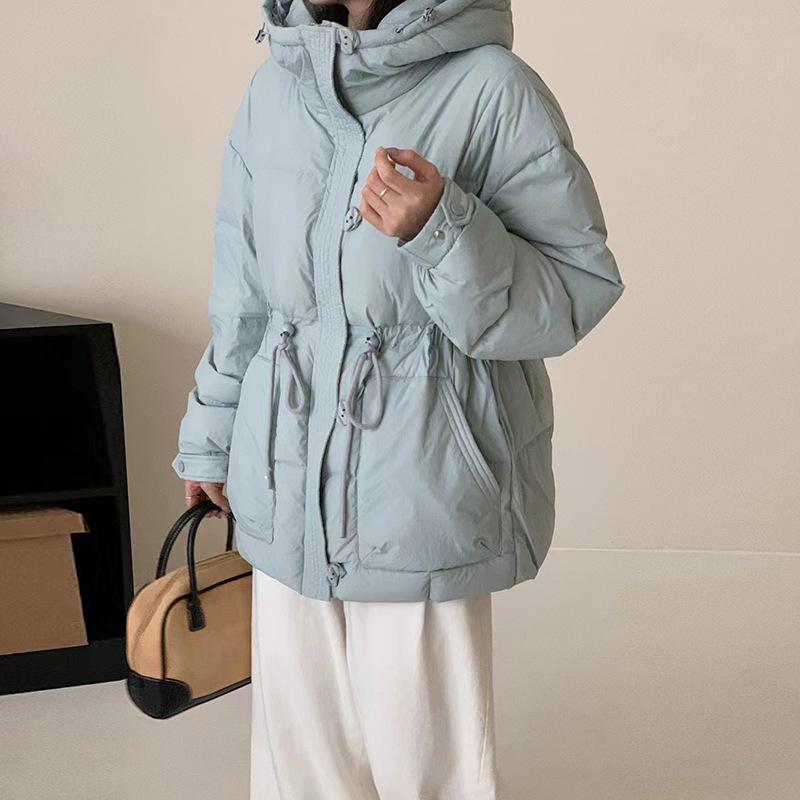 Hooded small down jacket women's short 2024 winter waist design sense pig nose buckle warm jacket tide