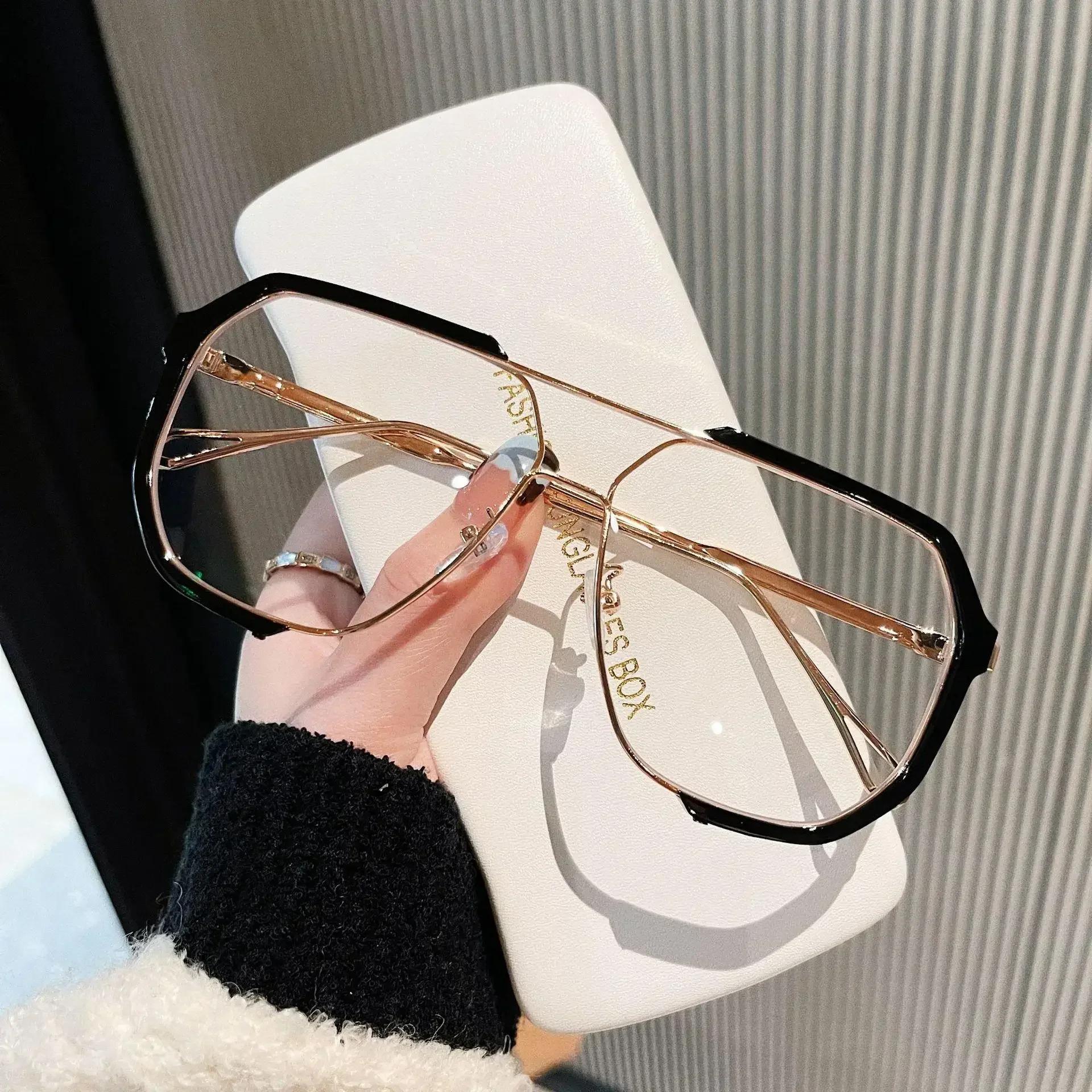 

New Unique Oversized Anti Blue Light Glasses for gentlemen Punk Glasses Trending Female Eyewear Optical Glasses for Woman