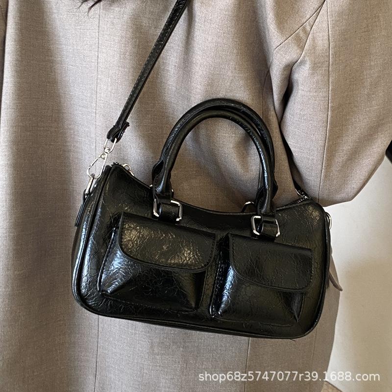 Simple casual portable small square bag 2025 new Korean version high-end fashion shoulder bag niche design messenger bag