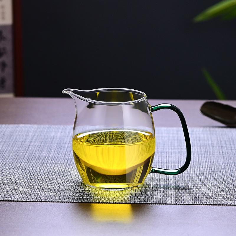 Side-Handle Borosilicate Glass Tea Separator - Heat-Resistant Gong Dao Bei for Kung Fu Tea Ceremony