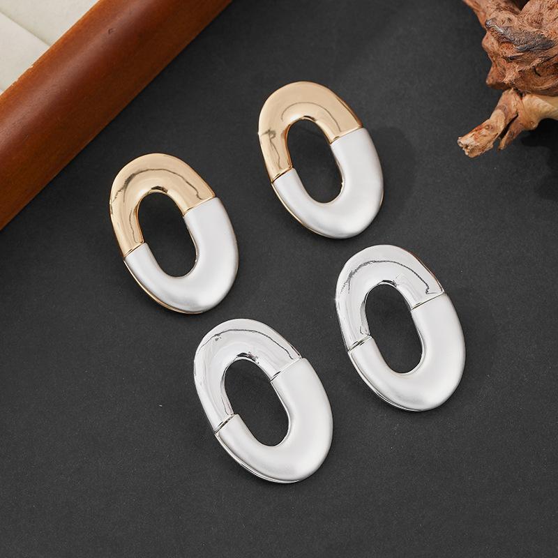New earrings light luxury high sense niche simple earrings metal hollow earrings Europe and America