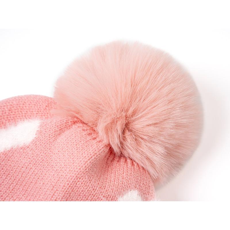 Winter Children Aged 3 To 12 with Arctic Velvet Hats, Scarves and Heart-shaped Patterns Are Cute and Versatile, Suitable for Dai