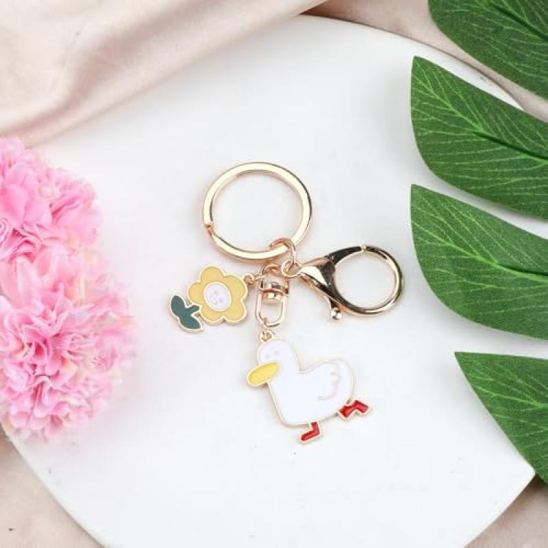 Keychain with Cute Little Duck and Flower Charm, Modern Artwork for Women, Gift for Girlfriends, Birthday Gifts and Small Birthday Surprises
