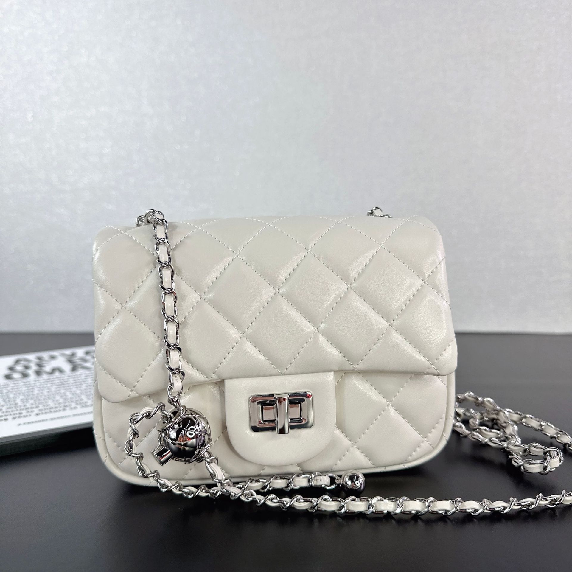 

New sheepskin rhombus chain bag silver buckle gold ball square fat leather small square bag single shoulder messenger bag women 17*11*6cm білий