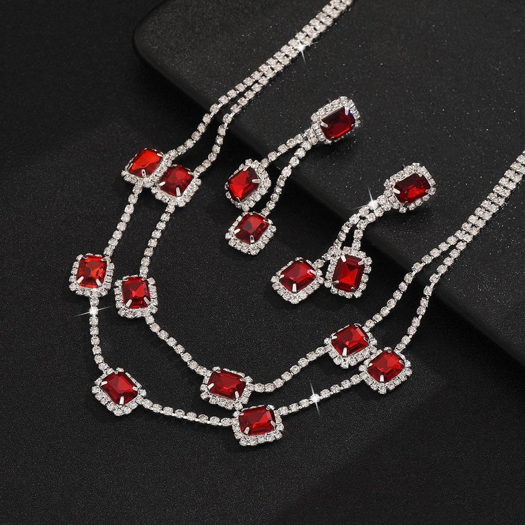 Emerald Clavicle Necklace with Rhinestone Water Drop Pendant - Luxury Jewelry