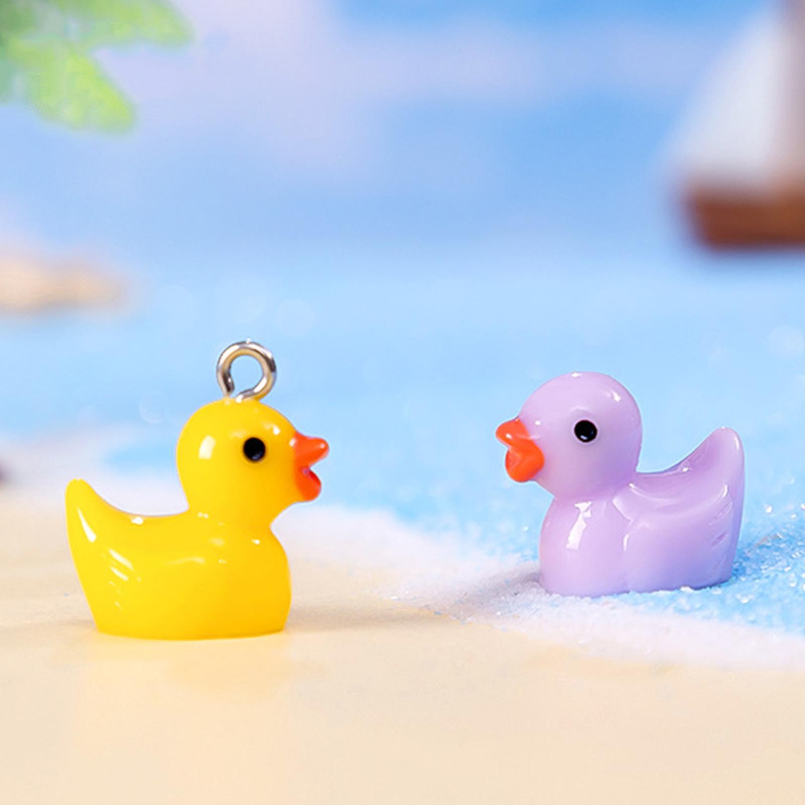 Упаковка из 100 шт. красочных миниатюрных фигурок уток — фото 6