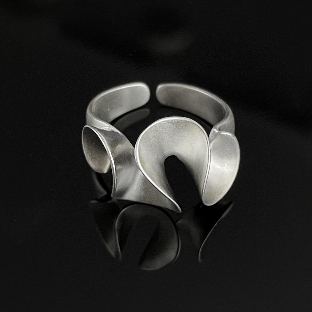 

Creative Design Fashion Silver Color Stainless Steel Irregular Twist Matte Rings for Women Men Personality Hip Hop Rock Jewelry resizable срібний