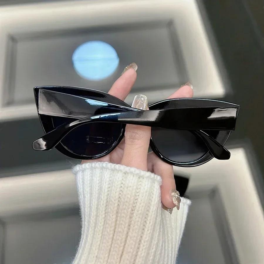 Retro Classic Square Sunglasses For Women Men Stylish Minimalist Female Male Fashion Glasses