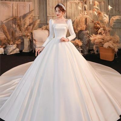 Vestido de noiva francês de cetim com cauda 2024