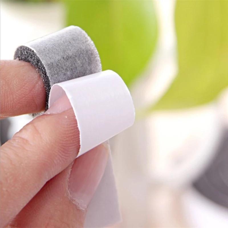 1 Rotolo Strisce Sigillanti per Porta Finestra Insonorizzanti Porta Finestra Schiuma con Retro Isolamento Acustico Casa Nastro Antipolvere Striscia Sigillante