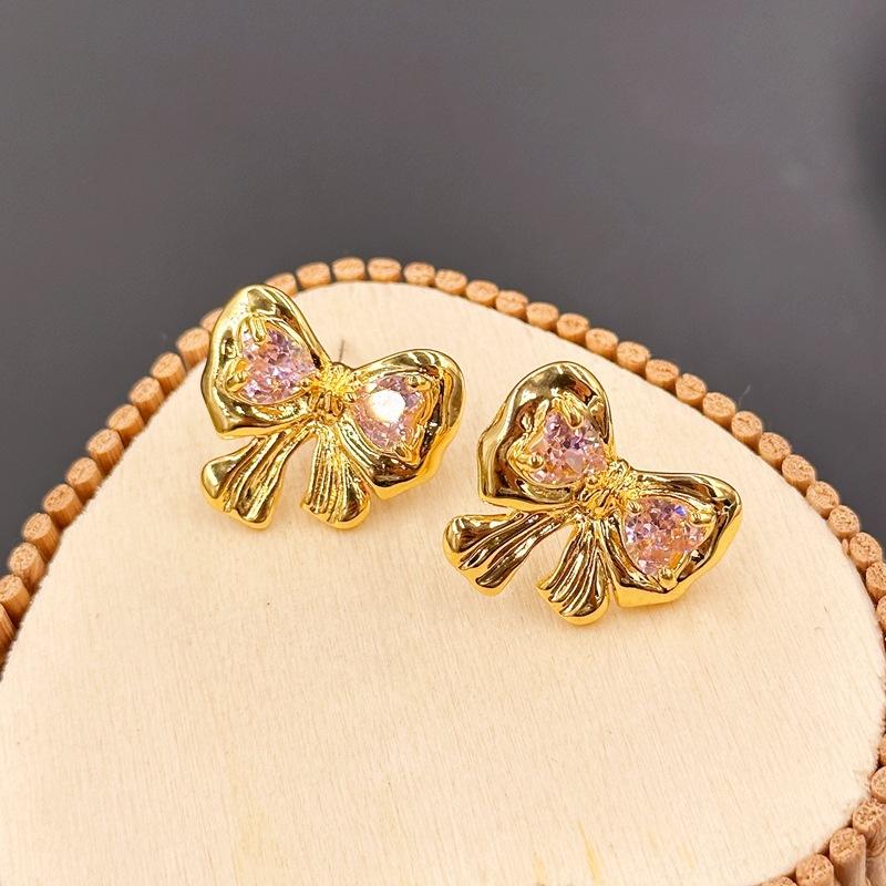 Stylish And Sweet 18K Gold Bow Pink Love Zircon Women S Stud Earrings, Light Luxury Design Earrings золотой