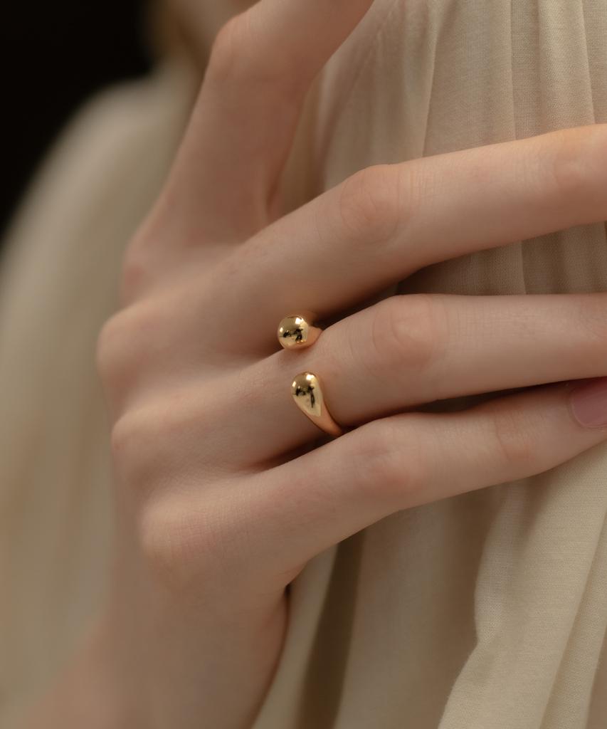 Novice Tokyo Volume Hug Ring / Gold