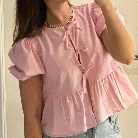 

Женская летняя рубашка с круглым вырезом и пышным коротким рукавом, повседневная рубашка с бантом на шнуровке и рюшами на подол, однотонная рубашка, блузка