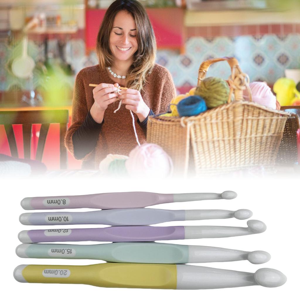 5Pcs Ergonomic Crochet Hook 5 Size Soft Handle Crochet Hook for Beginner Knitting Sweater Scarves Bag Socks and Hat