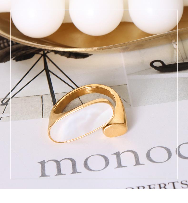 European & American Style 18K Gold-Plated Titanium Steel White Seashell Oval Women's Ring