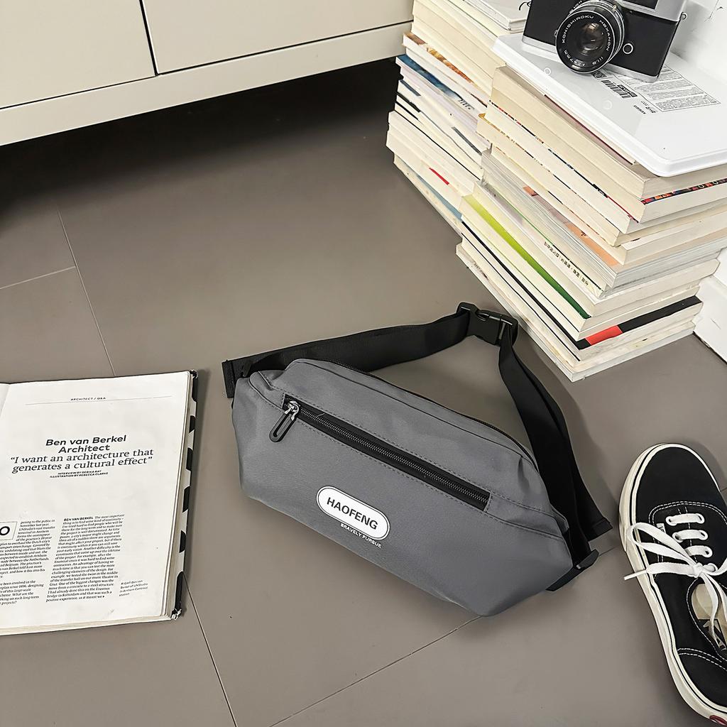 Mobile phone fanny pack trendy brand men's breast bag simple and lightweight shoulder small backpack women's leisure sports messenger bag men