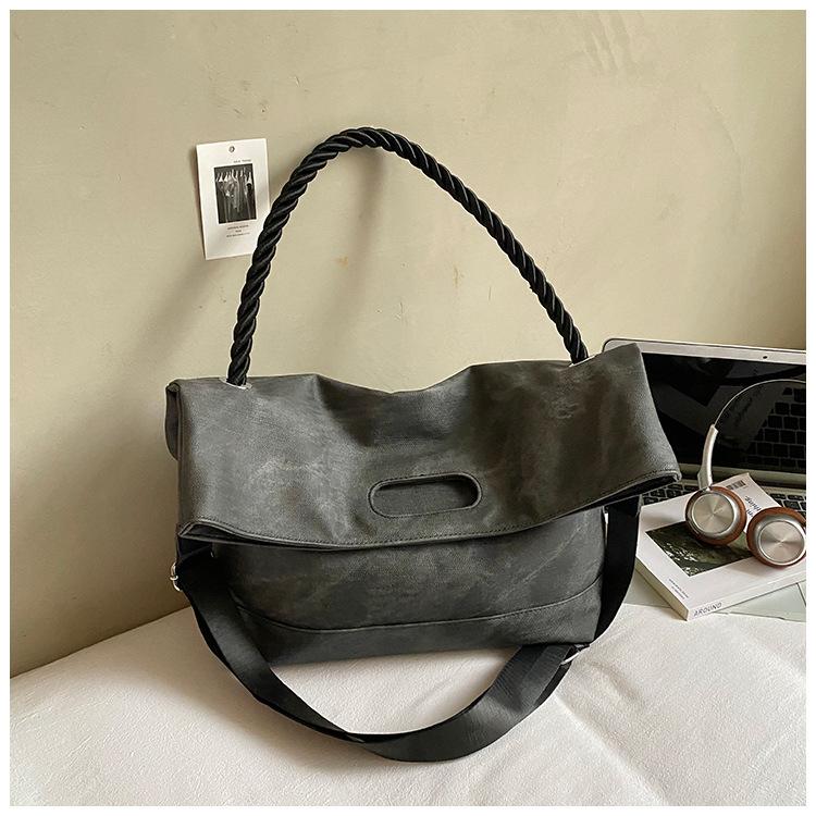 Вместительная ретро складная сумка-ухо женская сумка 2025 новая корейская версия модная сумка-мессенджер для супер трендовая портативная сумка-мессенджер 3230₽