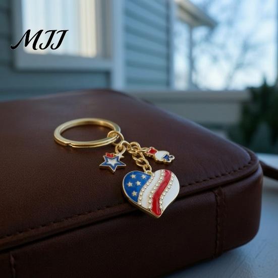 Star Shaped Keychain Independence Day Pendant, Enamel Zinc Alloy Key Holder with Feather Design USA Letters Stars Hearts Patriotic Design, American