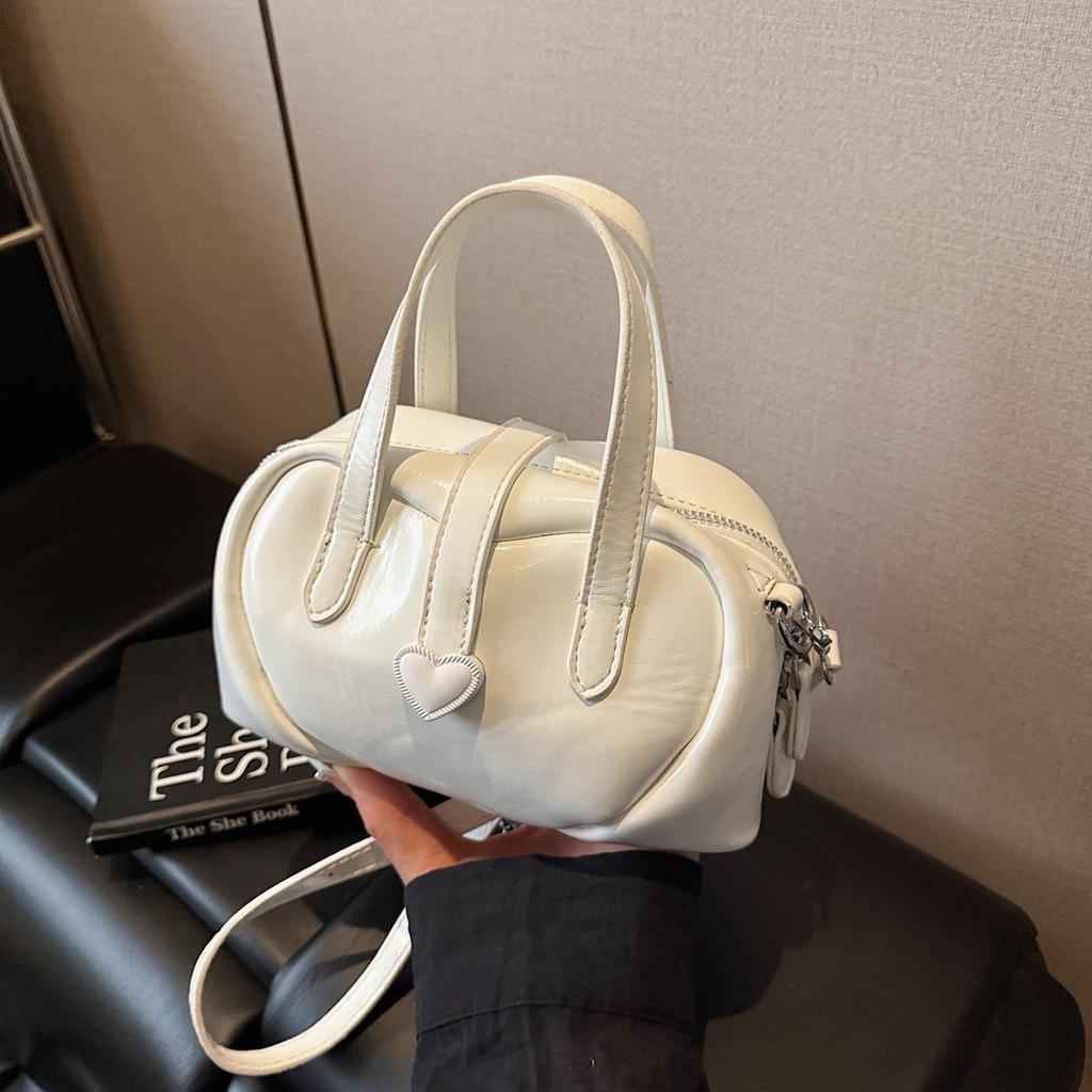 Simple and Versatile Handbag, High-end Texture Fashionable Commuter Bag, Women's 2025 Summer New Ins Wind Small Square Bag