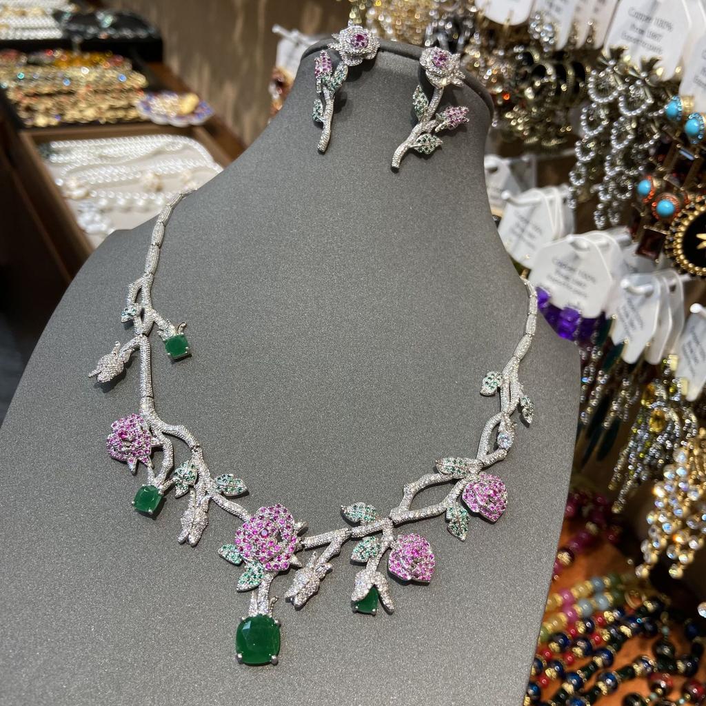 Autumn And Winter High-End Earrings Temperament Flower Stud Earrings D Austrian Camellia Necklace Full Of Diamonds With Cotton Emerald Suit Women