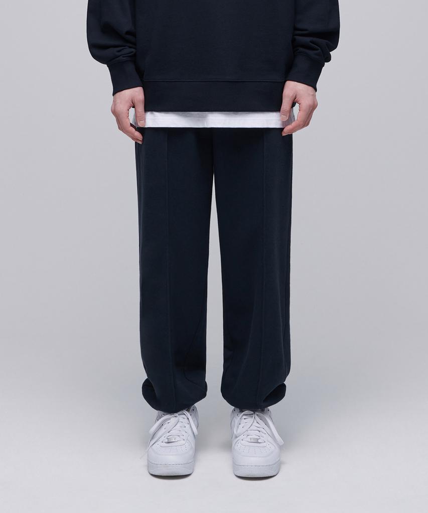 MUSINSA STANDARD Pin Tuck Wide Sweatpants [Navy]