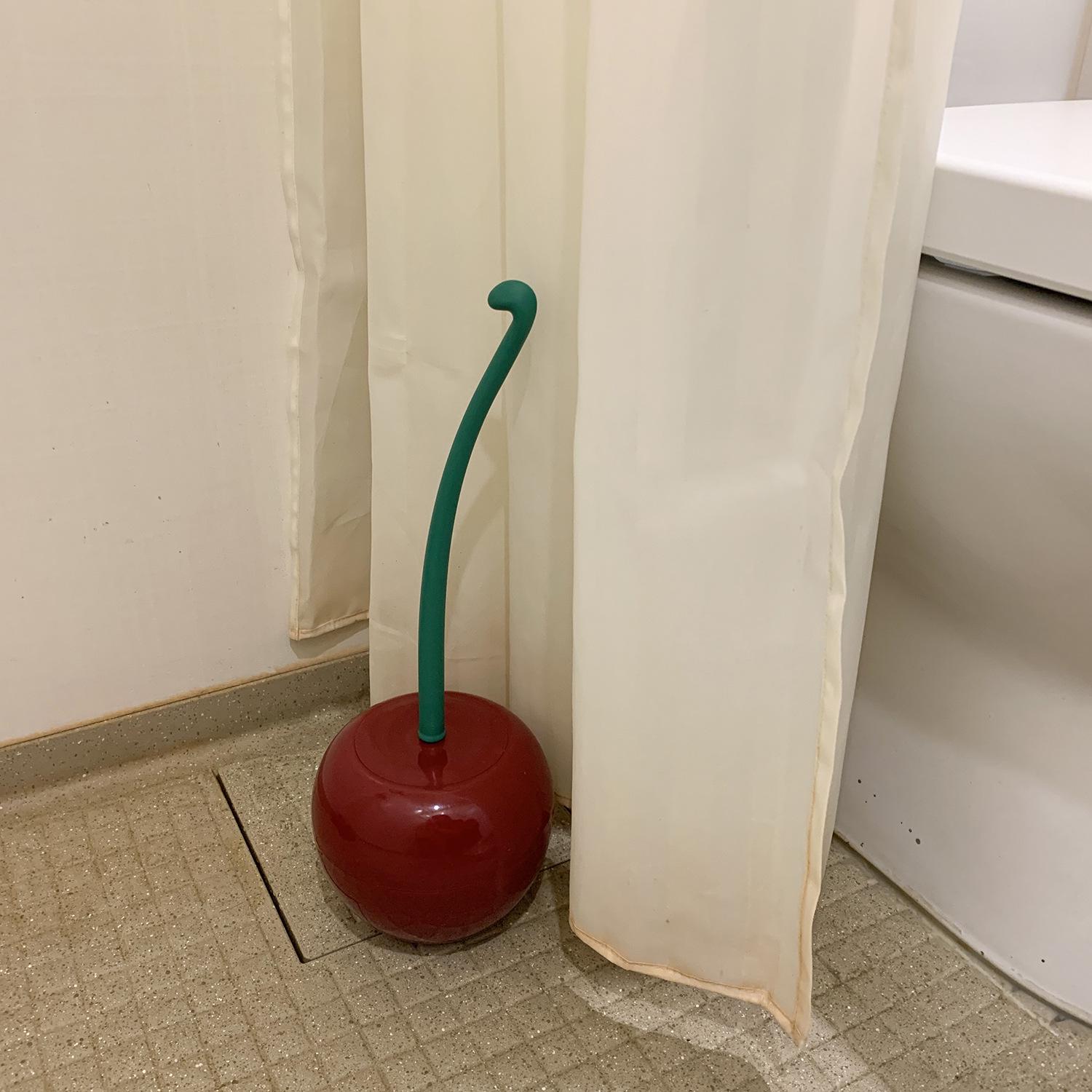 

Туалетная щетка в форме вишни с длинной ручкой для комплексной уборки ванной комнаты